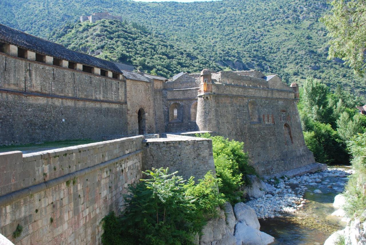 Appartement De Charme Au Coeur D Une Cite Medievale Villefranche-de-Conflent Exterior foto